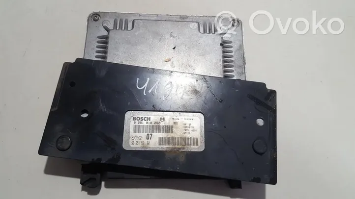 Peugeot 406 Calculateur moteur ECU 9635158180