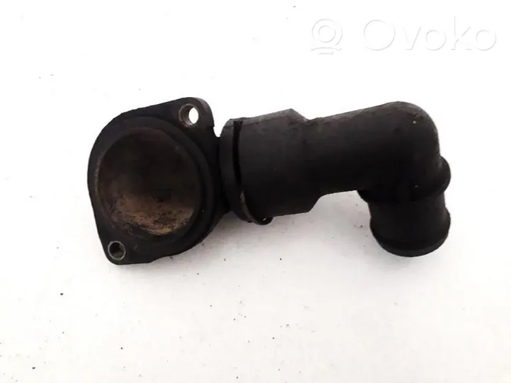 Volkswagen Golf III Tubo flessibile del liquido di raffreddamento del motore 037121619