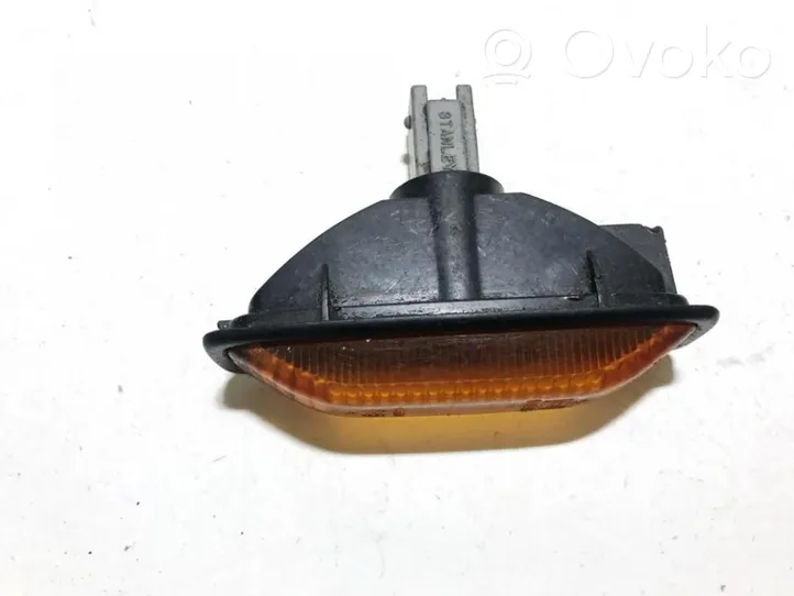 Honda Accord Indicatore di direzione del parafango anteriore 01446