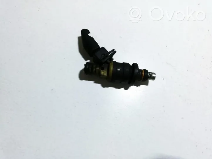 Volvo 850 Injecteur de carburant 028150779