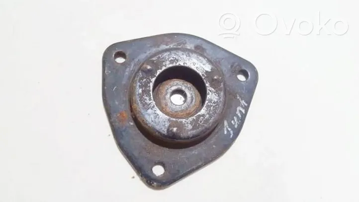 Nissan Sunny Supporto di montaggio della molla elicoidale 5432050y12