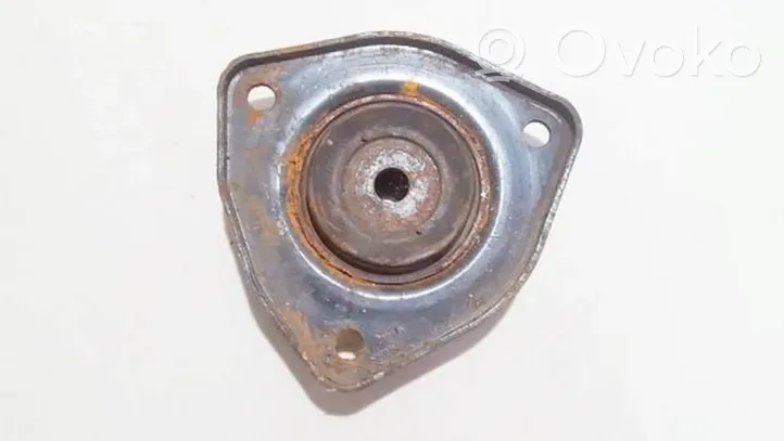 Nissan Sunny Supporto di montaggio della molla elicoidale 5432050y12