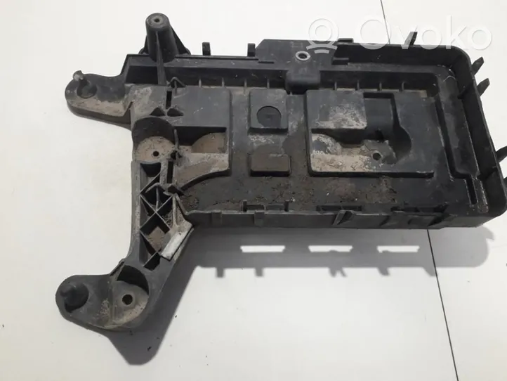 Audi A3 S3 8P Support boîte de batterie 1K0915333B