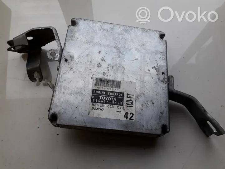 Toyota Avensis T220 Sterownik / Moduł ECU MB1758005034