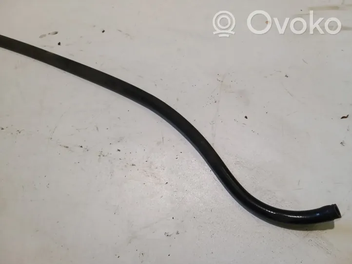 Ford Mondeo Mk III Fuel line pipe 