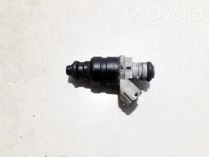 Mitsubishi Colt Inyector de combustible mr988977