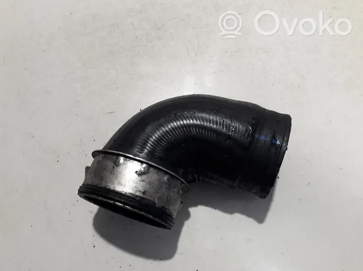 Volkswagen PASSAT B5 Tube d'admission de tuyau de refroidisseur intermédiaire 8d0145834