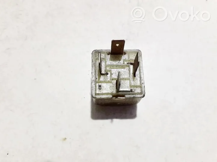 Volkswagen Golf III Other relay 431951253