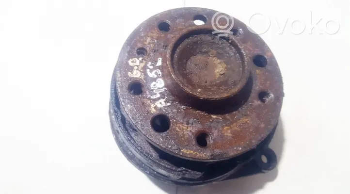 Opel Vectra B Rear wheel hub 