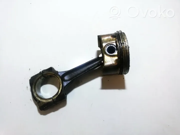 Peugeot 406 Piston avec bielle 