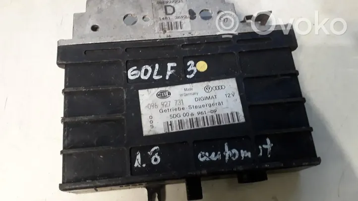 Volkswagen PASSAT B4 Module de contrôle de boîte de vitesses ECU 095927731