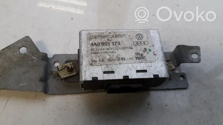 Audi A6 S6 C4 4A Unidad de control/módulo de alarma 4A0951173