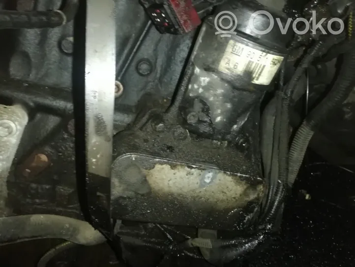 Opel Vectra B Nakrętka filtra oleju 90571673