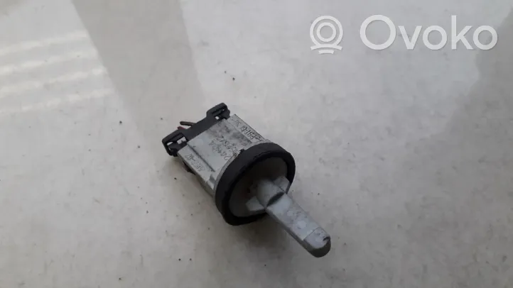 Audi A3 S3 8P Dzesēšanas šķidruma temperatūras sensors 1K0907543A