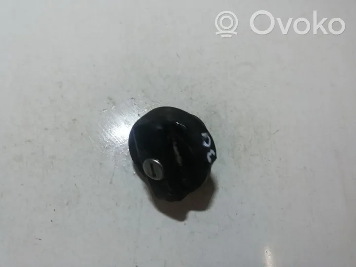 Volkswagen PASSAT B5.5 Fuel tank filler cap 