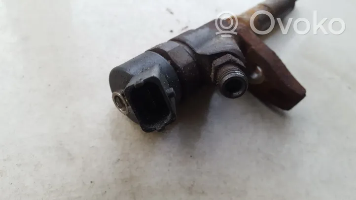 Peugeot 607 Injecteur de carburant 9635196580