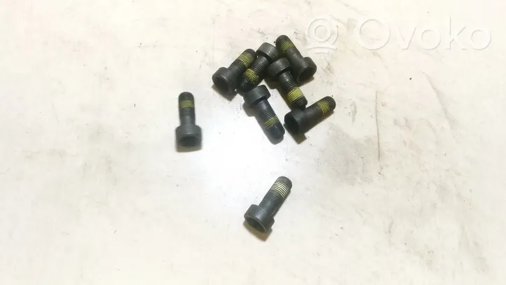 Hyundai Tucson TL Nuts/bolts ysed