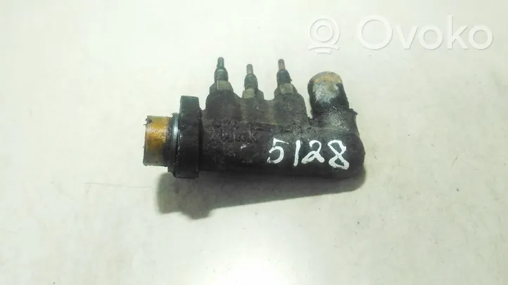 Volvo 850 Tuyau de liquide de refroidissement moteur 074121145g