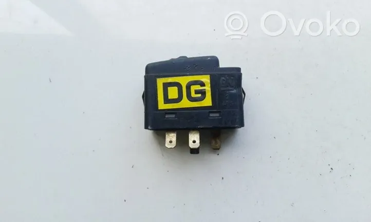 Opel Vectra B Headlight level height control switch 90270514