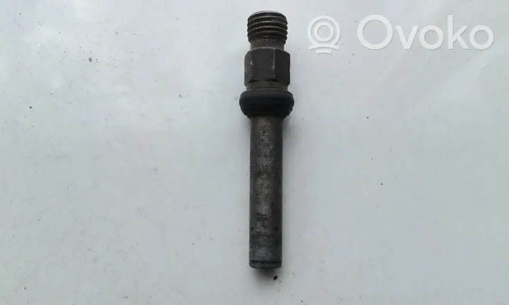 Audi 80 90 B3 Fuel injector 049133551A