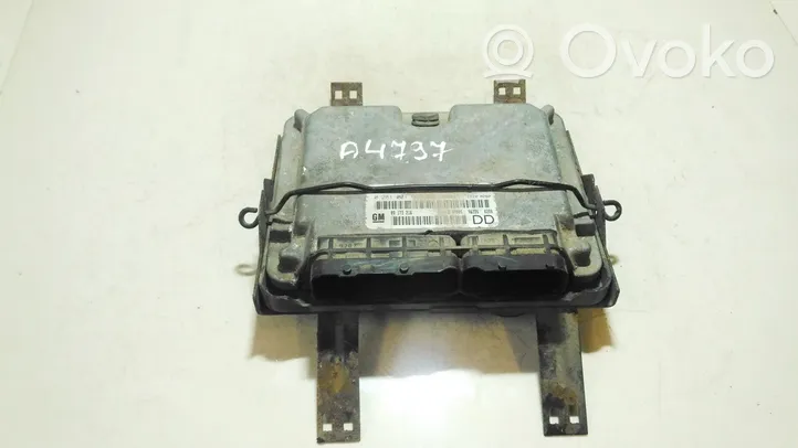 Opel Sintra Calculateur moteur ECU 0281001972