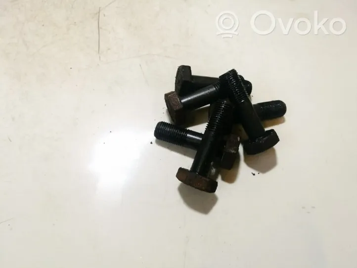 Alfa Romeo GT Nuts/bolts 