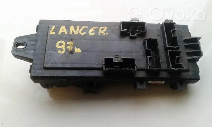 Mitsubishi Lancer Juego de caja de fusibles 