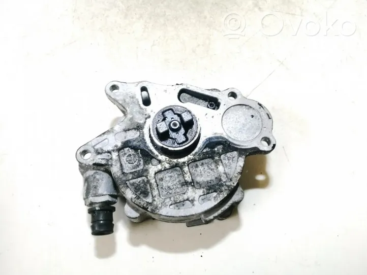 Volkswagen PASSAT B7 Vacuum pump 03l145100f