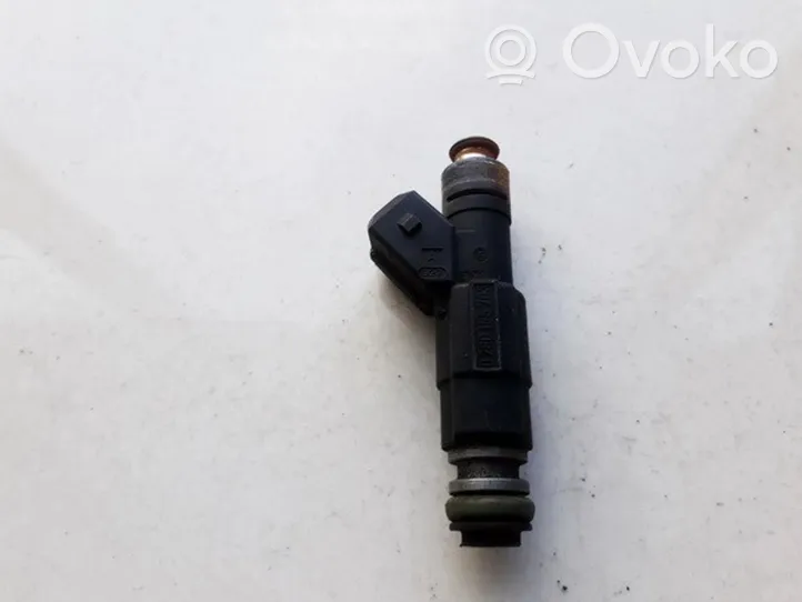 Chrysler Voyager Injecteur de carburant 5277739