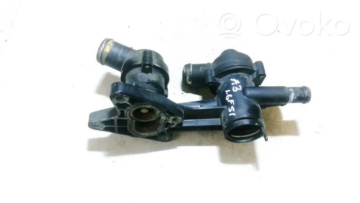 Audi A3 S3 8P Tubo flessibile del liquido di raffreddamento del motore 03C121121C