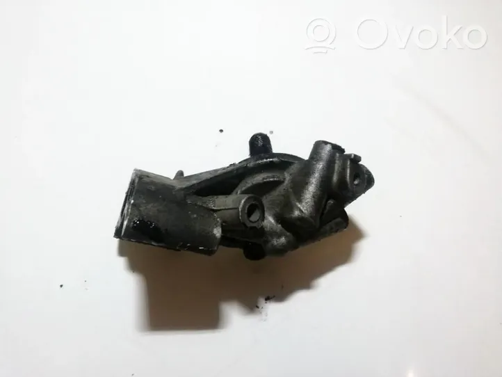 Audi A4 S4 B5 8D Supporto di montaggio del filtro dell’olio 