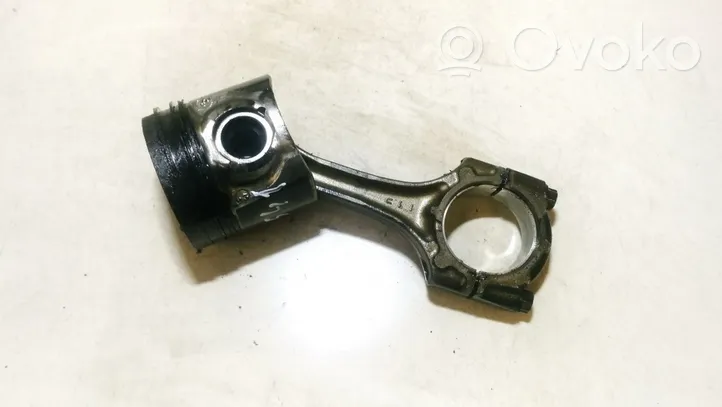 Toyota Avensis T220 Piston with connecting rod 