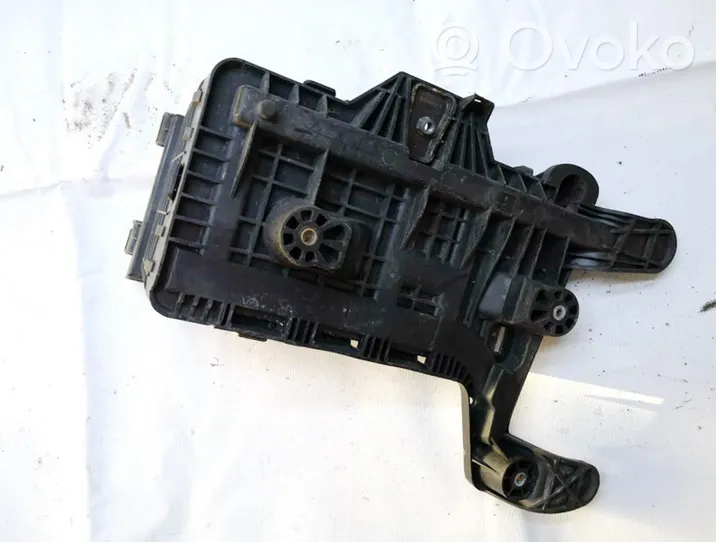 Volkswagen Jetta VI Battery box tray 1k0915333