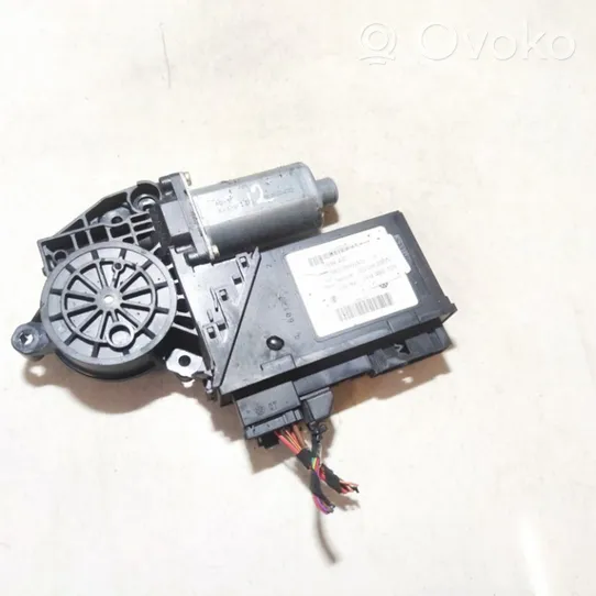 Volkswagen Touareg I Takaoven ikkunan nostomoottori 7l0959704