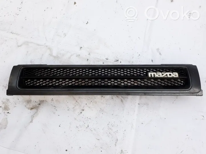 Mazda 323 Grille de calandre avant 