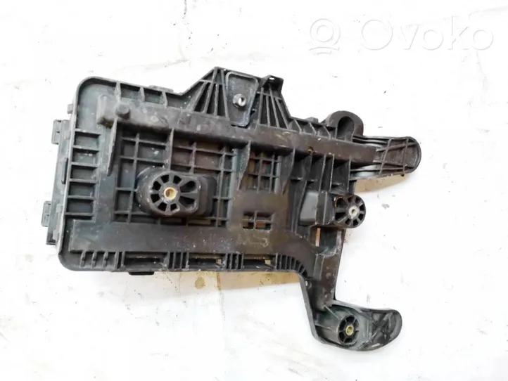 Volkswagen Jetta VI Vassoio scatola della batteria 1k0915333