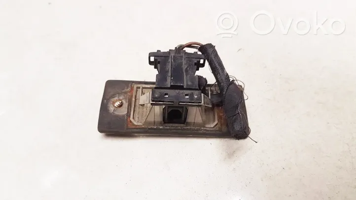 Volkswagen PASSAT B5.5 Lampa oświetlenia tylnej tablicy rejestracyjnej 1J5943021