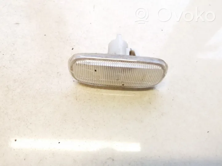 Audi 80 90 S2 B4 Front fender indicator light e26002