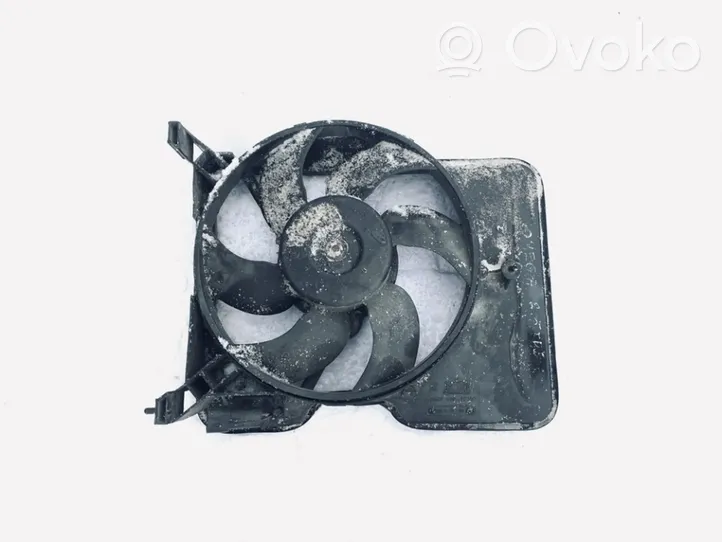 Opel Omega B1 Radiator cooling fan shroud 90570701