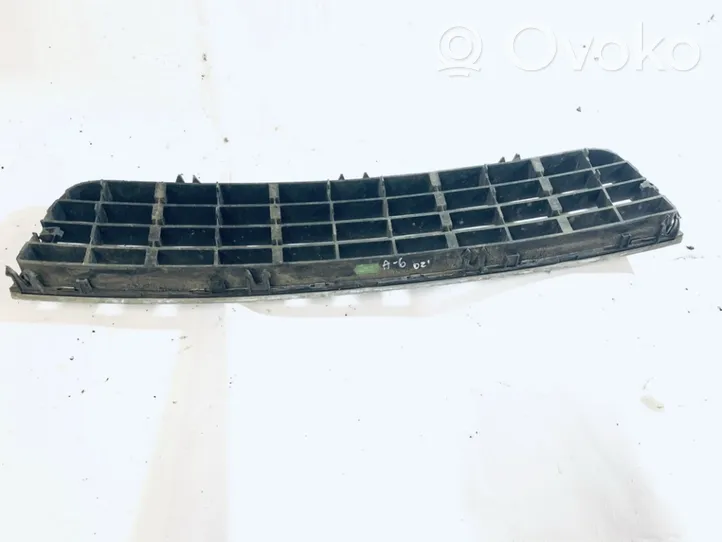 Audi A6 S6 C5 4B Grille inférieure de pare-chocs avant 4B0807683L