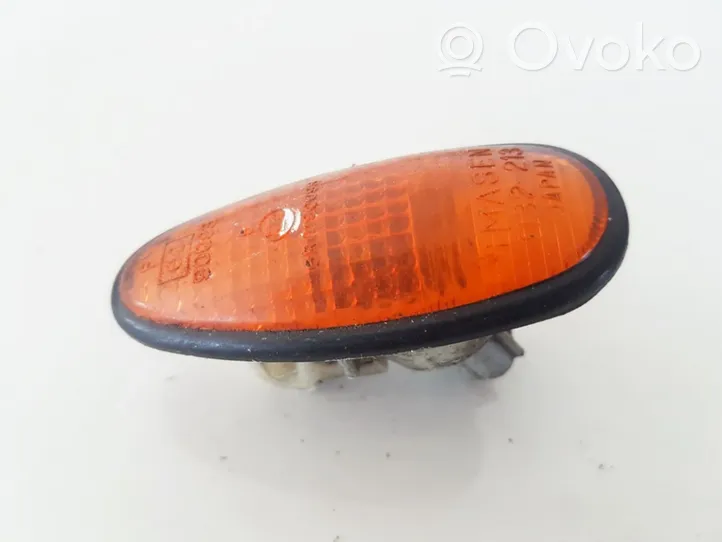 Mitsubishi Space Wagon Front fender indicator light 0190093