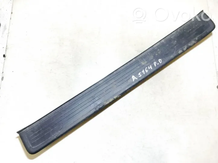 Honda CR-V Front sill trim cover 84202swaa012m1