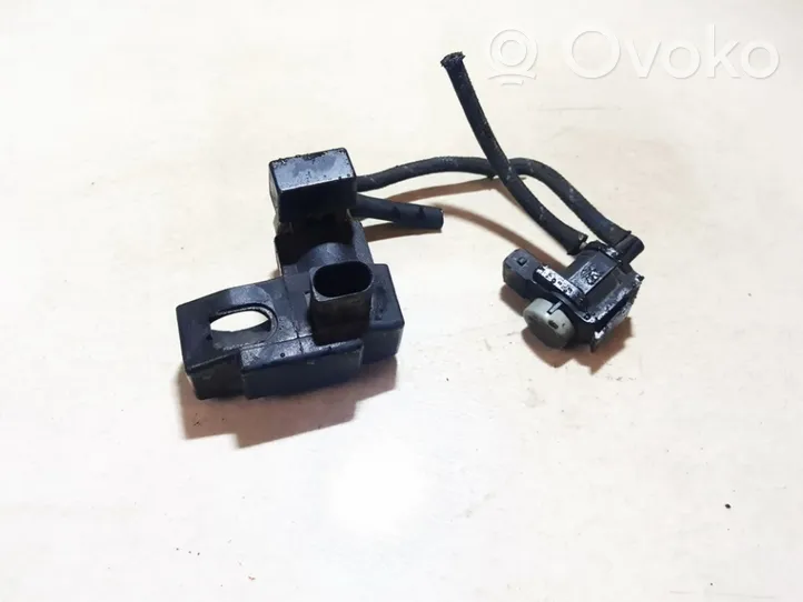 Volkswagen PASSAT B5.5 Solenoidinis vožtuvas 8e0906628