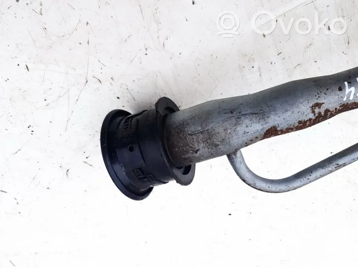 Subaru Outback Tuyau de remplissage de réservoir de carburant 