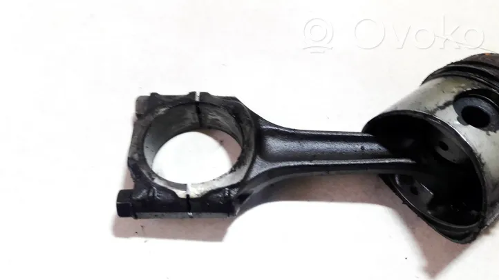 Volkswagen Transporter - Caravelle T3 Piston with connecting rod 0680