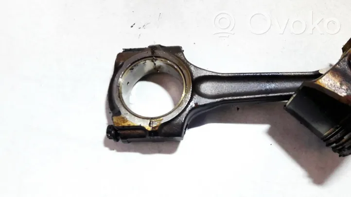 Peugeot 406 Piston avec bielle 