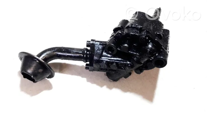 Volkswagen Golf III Oil pump 026115153A