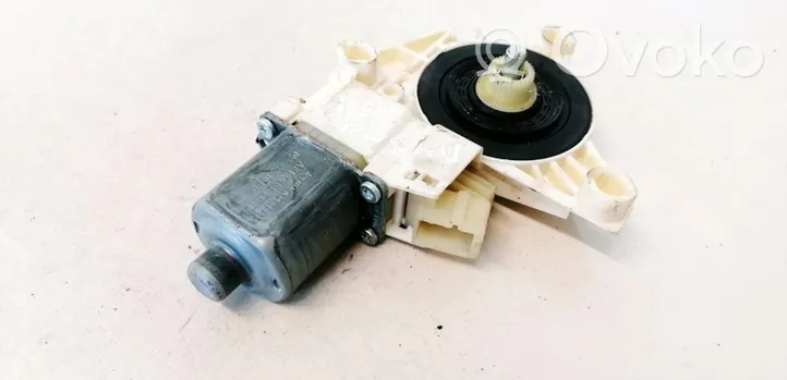 Mercedes-Benz C AMG W204 Front door window regulator motor 0130822440