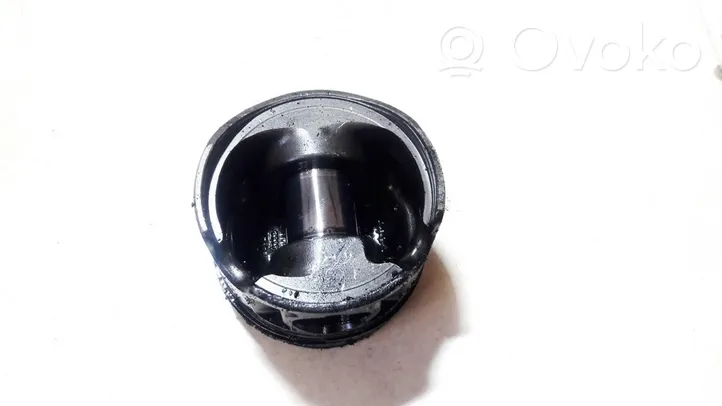 Volkswagen Golf III Piston 028j