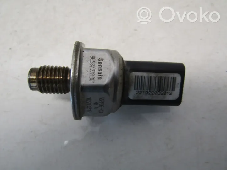 Citroen C5 Sensor de presión de combustible 9658227880